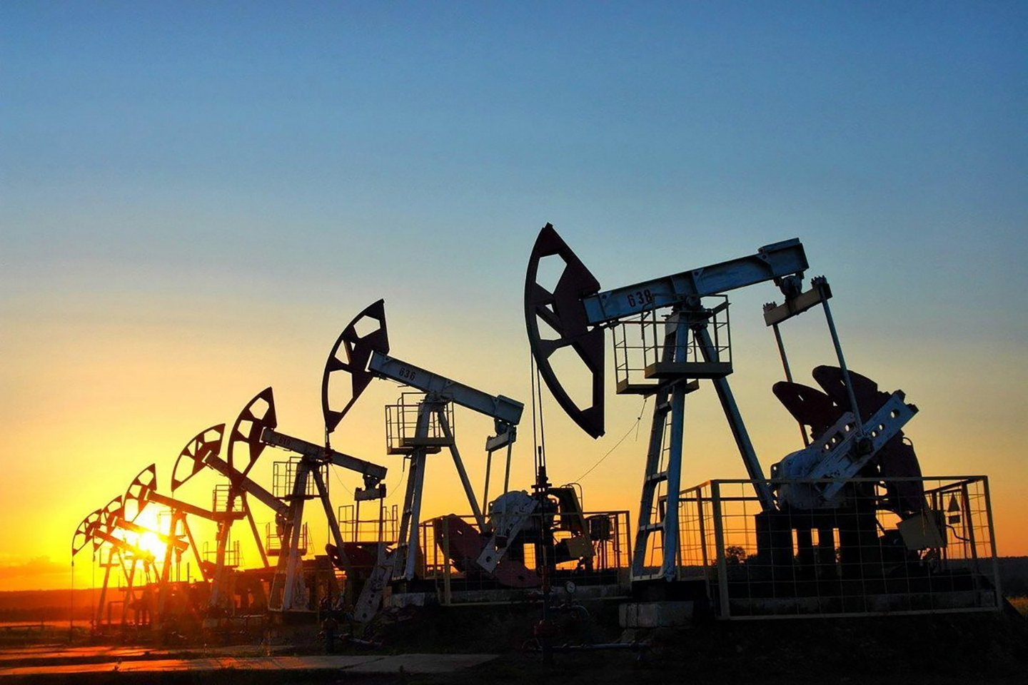 Цена азербайджанской нефти приближается к 46 долларам