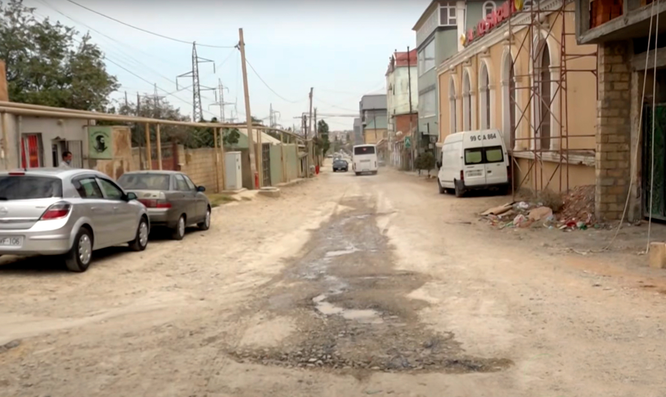 Президент выделил 6,9 млн манатов, но дорога в Хырдалане до сих не отремонтирована - ВИДЕО