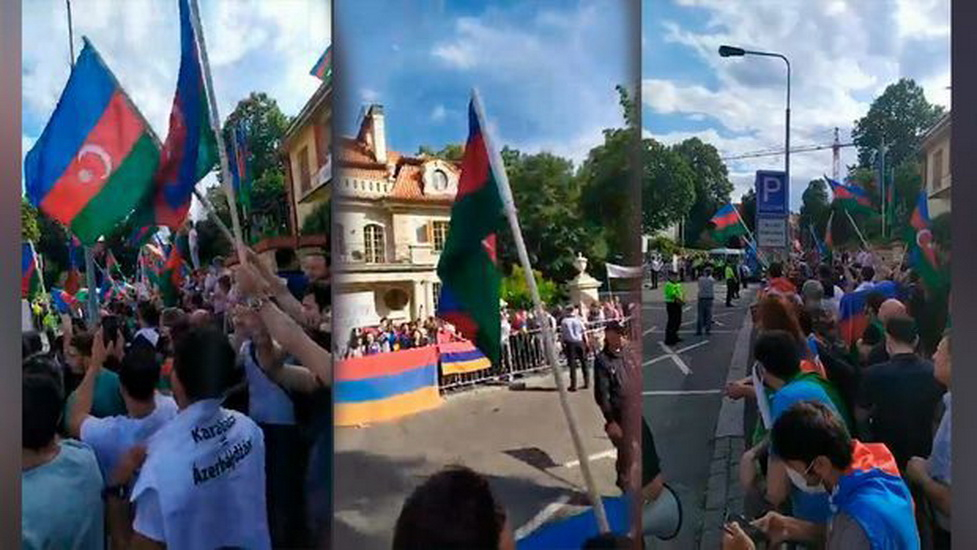 Наши соотечественники подавили голоса армян перед посольством Азербайджана в Праге - ВИДЕО