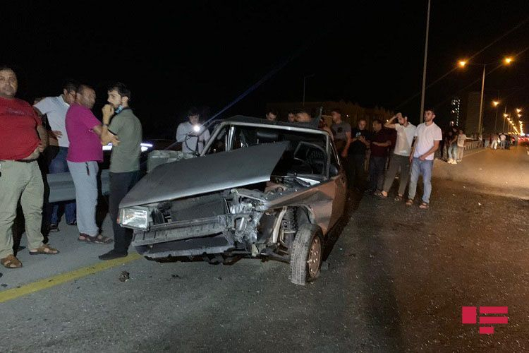 На дороге Баку-Сумгайыт столкнулись 3 автомобиля, есть пострадавшие