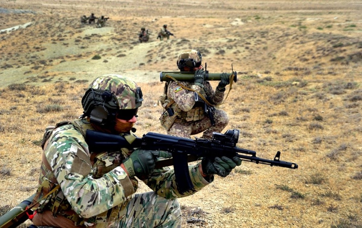 ВС Армении продолжают обстреливать азербайджанские позиции