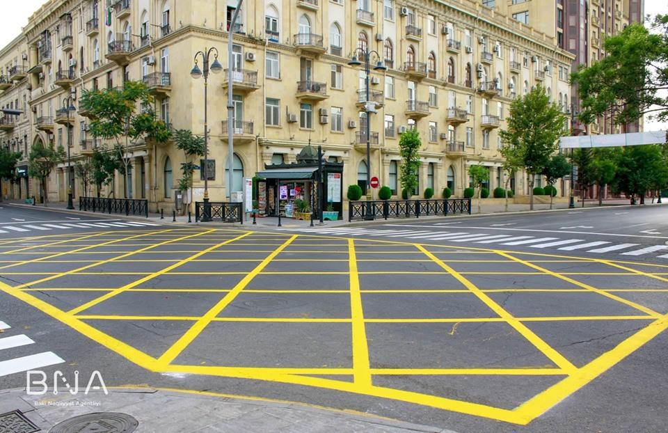 В Баку начался новый этап применения "желтых разметок" на дорогах - ФОТО