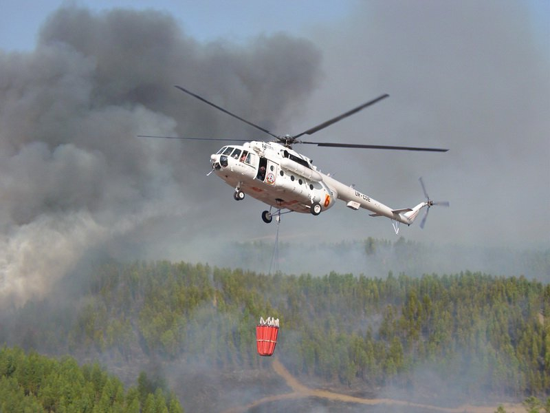 В Сиязане начался пожар в горной местности, на место происшествия привлечены два вертолета МЧС
