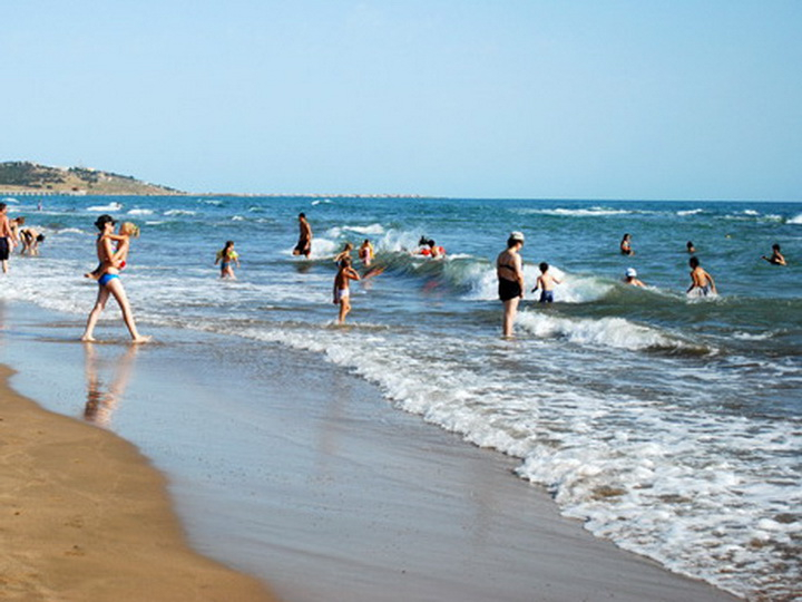 В Азербайджане разрешено посещать пляжи