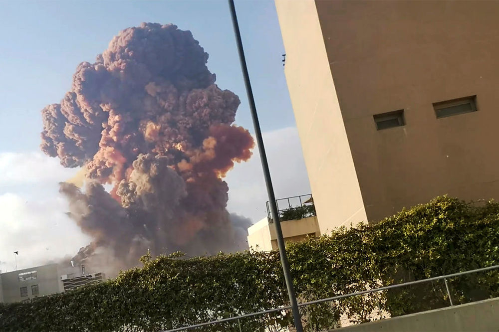 Взрыв в Бейруте разрушил армянский квартал, повреждено посольство Армении
