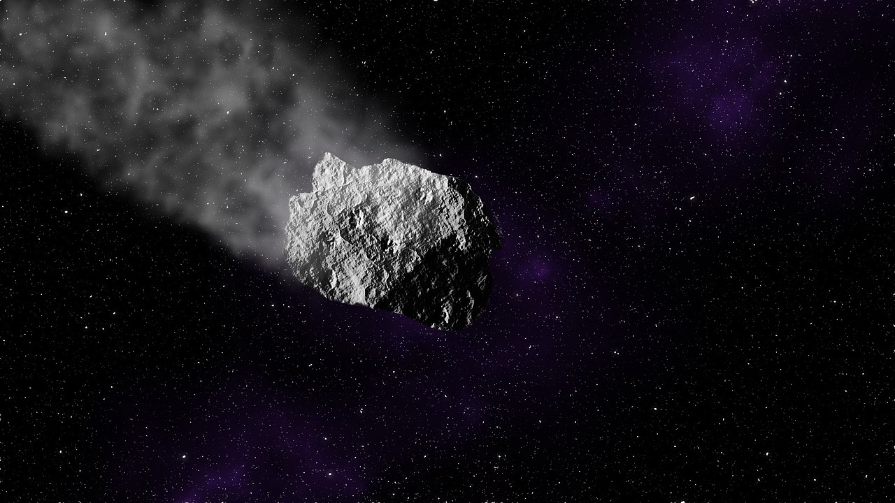 Астероид с футбольное поле пролетел рядом с Землей