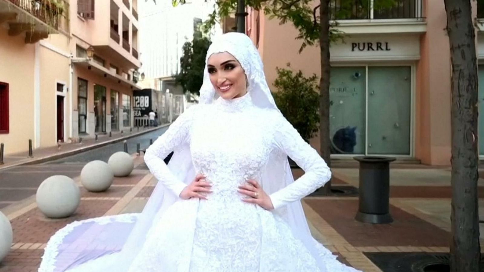 Невеста осталась чудом жива после взрыва в Бейруте - ВИДЕО