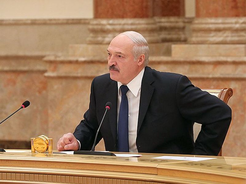 Лукашенко пригласил в Беларусь генпрокуроров Украины и РФ по "делу 33-х богатырей"