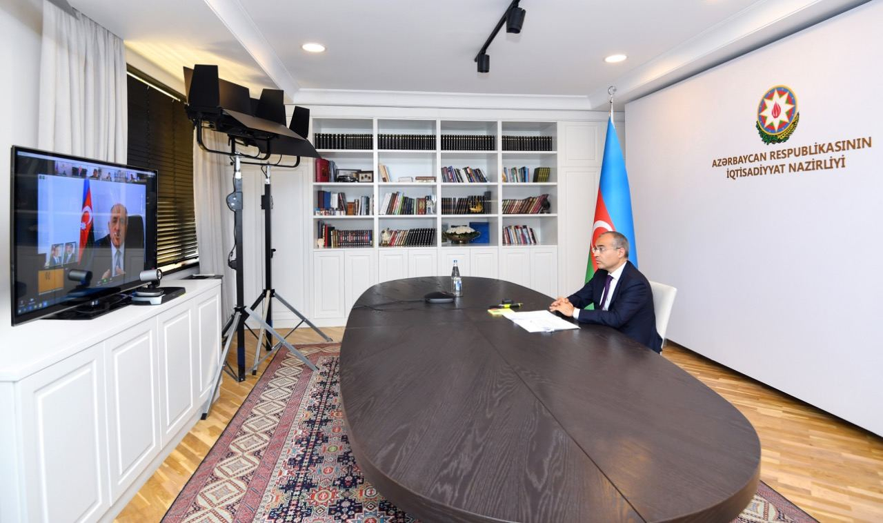 Министр экономики Азербайджана провел онлайн-встречу с предпринимателями - ФОТО