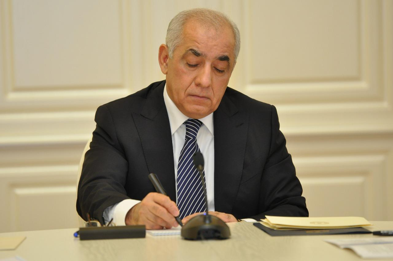 Али Асадов подписал решение о единовременной выплате в размере 190 манатов