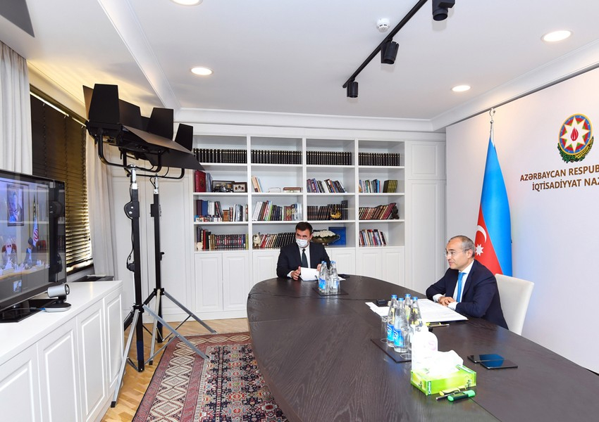 Микаил Джаббаров провел встречу с министром экономики и финансов Ирана - ФОТО