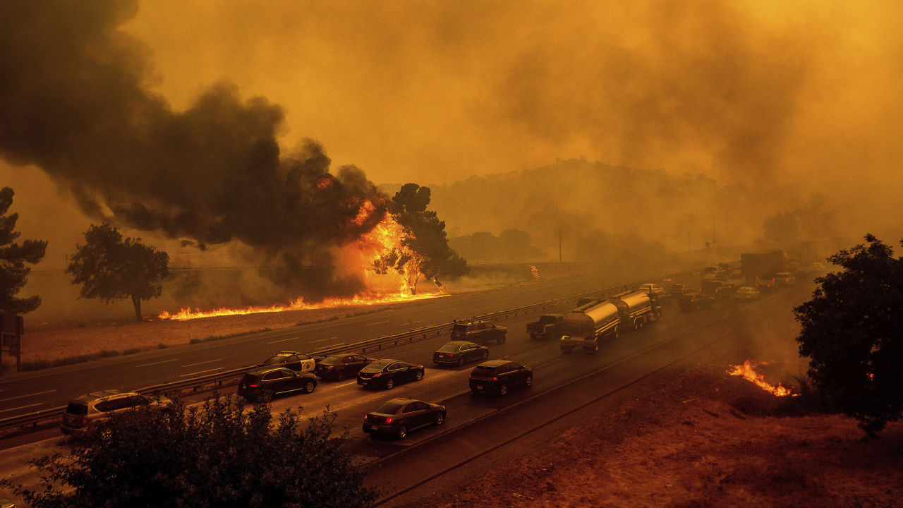 В Калифорнии эвакуируют почти 120 000 человек
