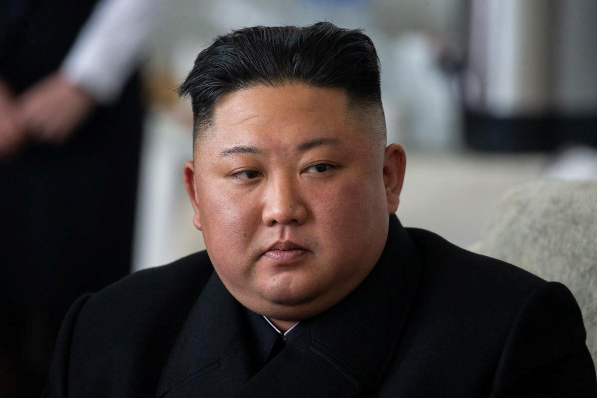 СМИ снова сообщили о коматозном состоянии Ким Чен Ына