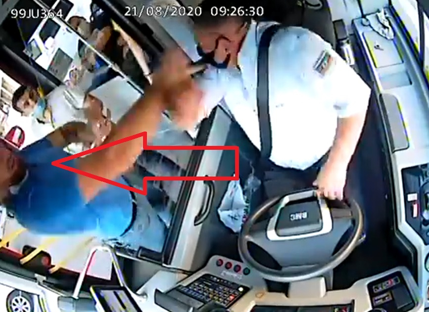 В Баку задержан пассажир, ударивший водителя из-за маски - ВИДЕО