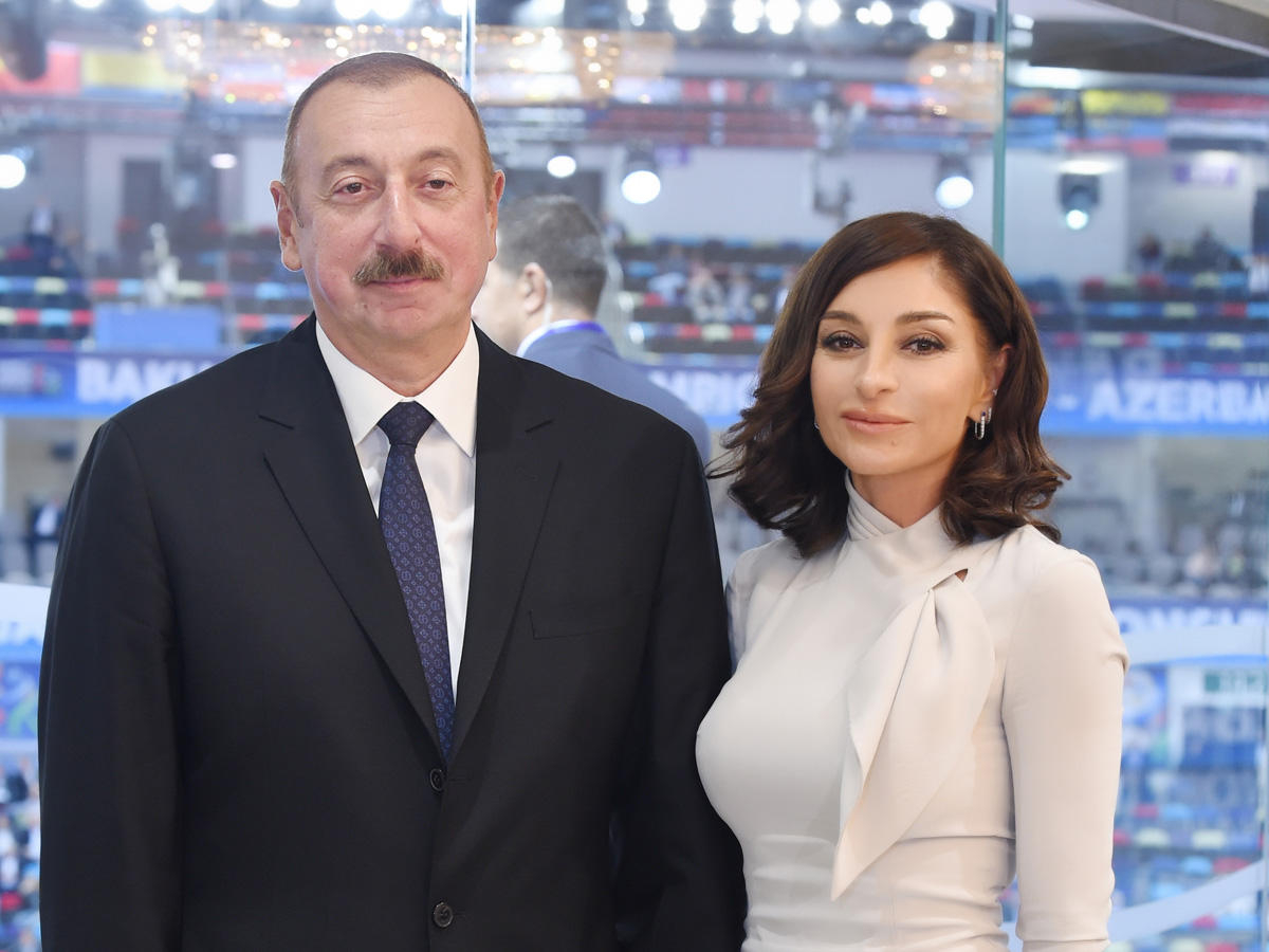 Ильхам Алиев и Мехрибан Алиева приняли участие в открытии Детской школы искусств в Баку - ФОТО
