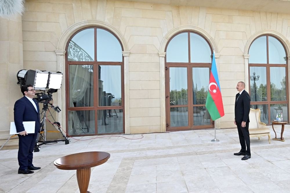 Ильхам Алиев принял верительные грамоты новоназначенного посла Ирана в Азербайджане - ФОТО
