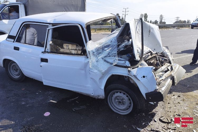 В Лянкяране столкнулись 2 машины, есть умерший и пострадавшие - ФОТО