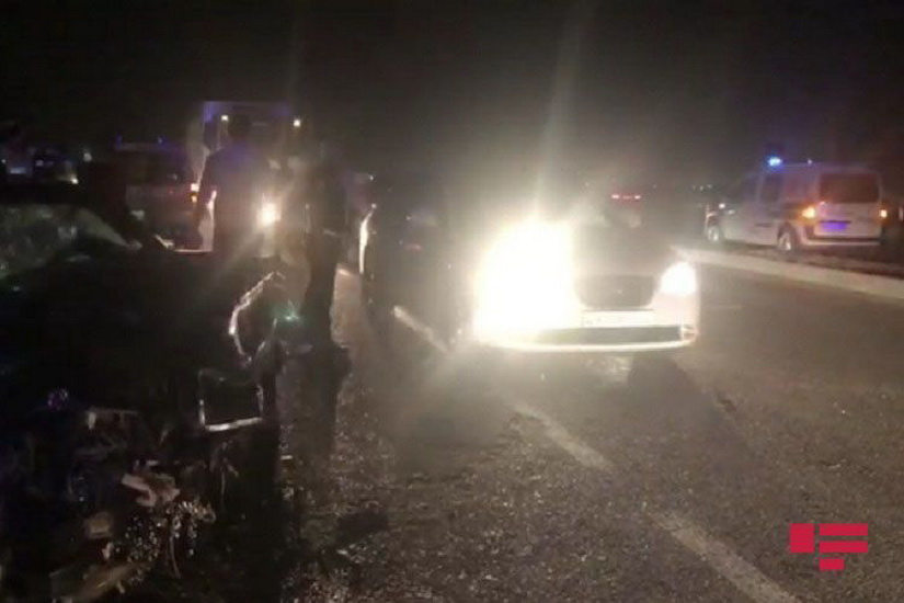 Тяжелое ДТП в Абшероне, пострадали около 10 человек - ФОТО