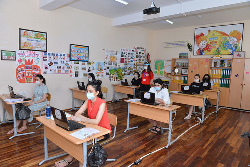 В Азербайджане начинается выбор вакансий по трем школьным предметам