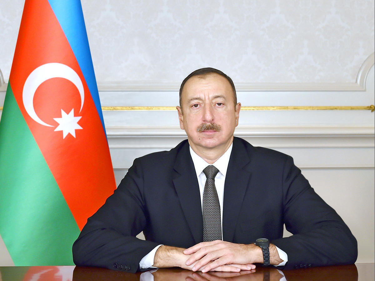 Президент Ильхам Алиев поздравил учителей, студентов и учащихся с Днем знаний - ВИДЕО