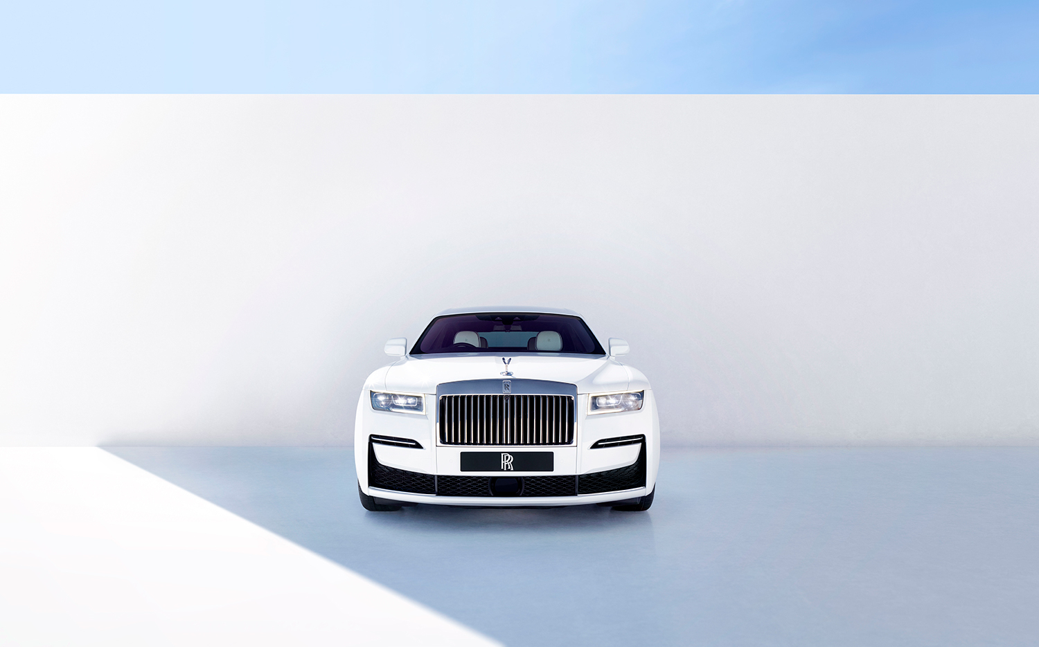 Rolls-Royce переходит на производство в две смены, полностью сохраняя штат