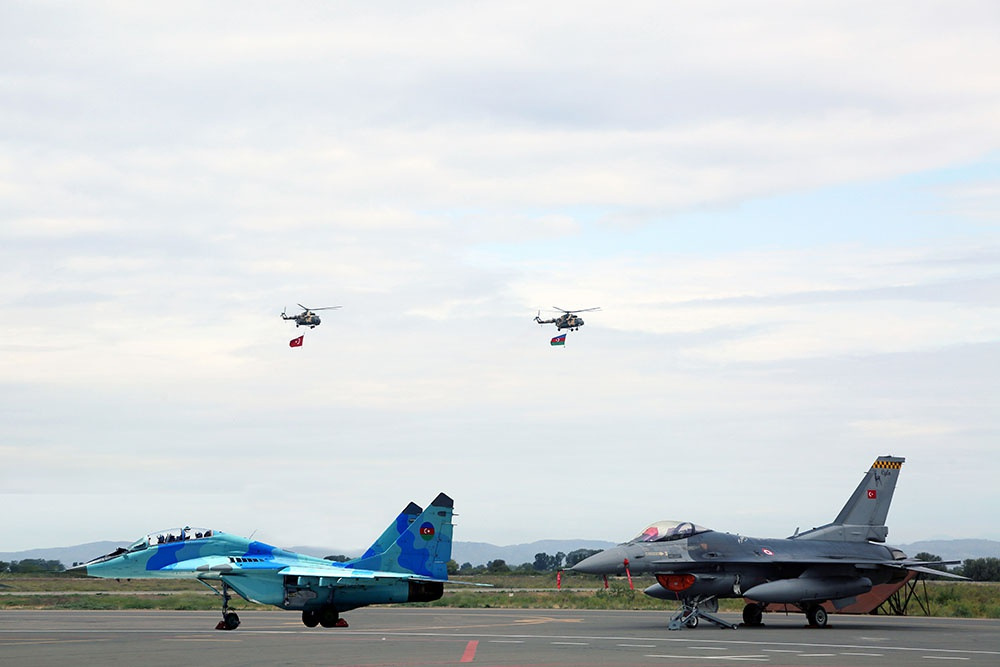 Авиасредства ВВС Азербайджана и Турции совершат совместные полеты над Гянджей