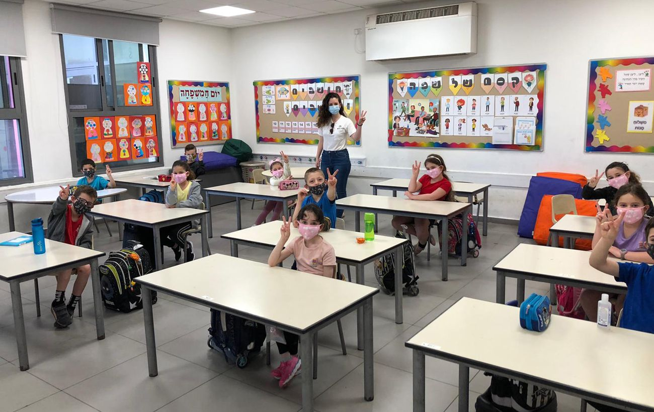 Кабмин Израиля решил закрыть школы с 17 сентября