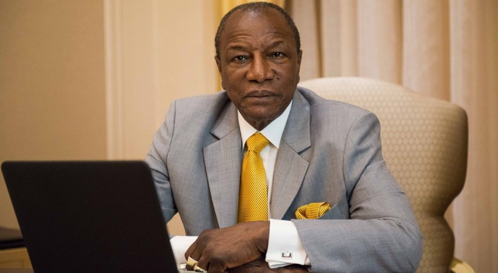 Президент Гвинеи избил на улице министра - ВИДЕО