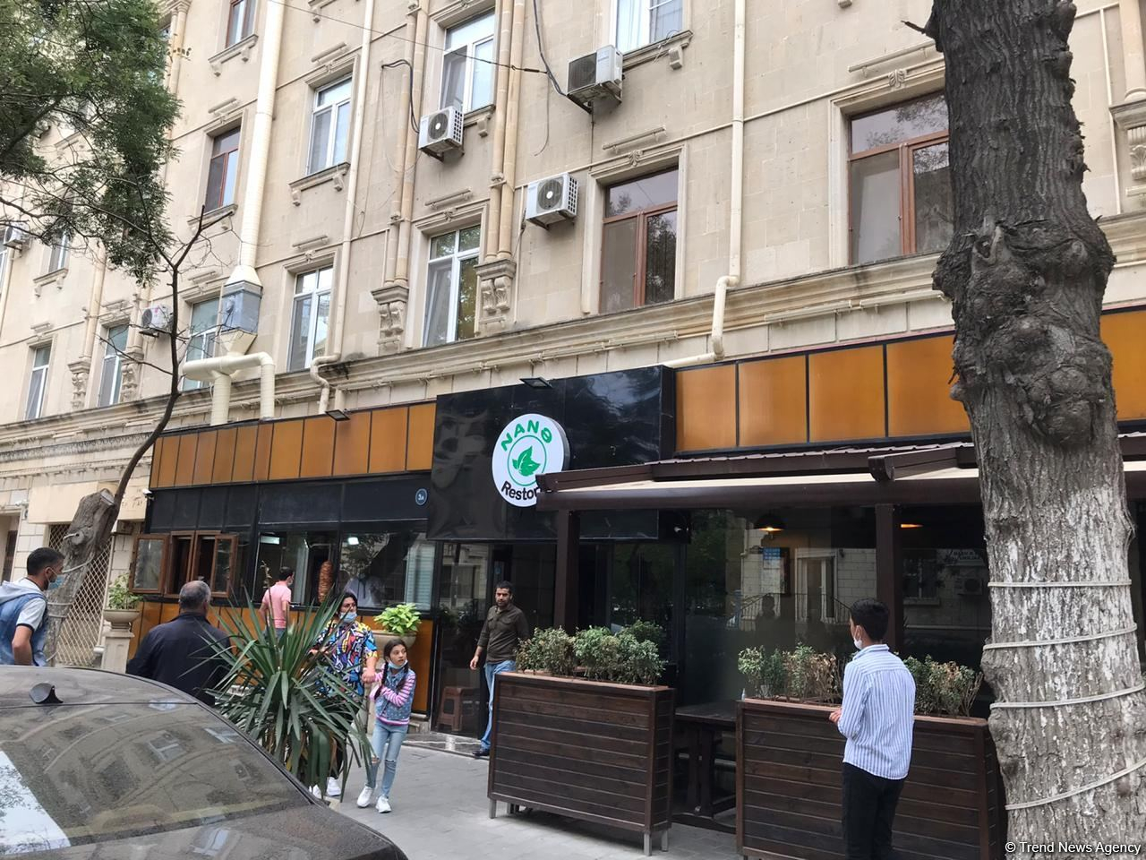 Пожар в ресторане в центре Баку - ФОТО