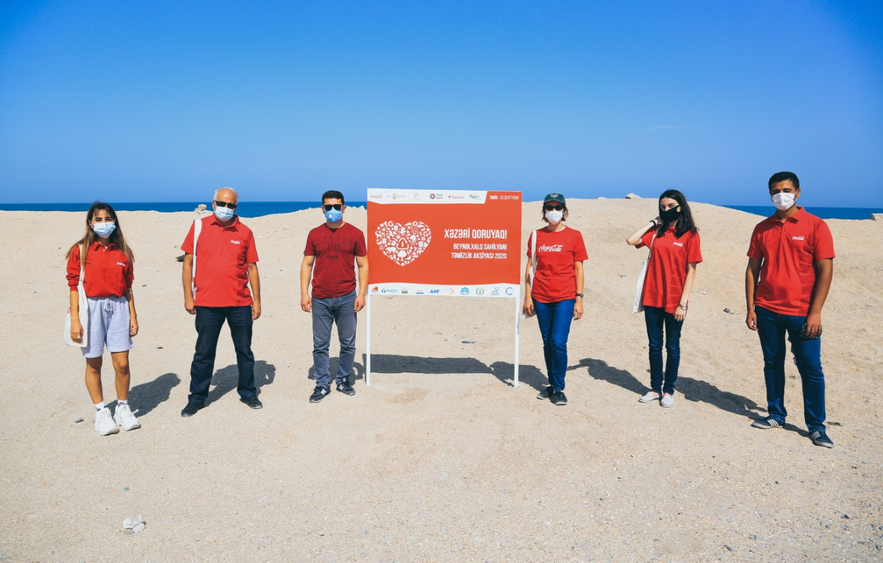На 20 бакинских пляжах состоялась международная экологическая акция - ФОТО