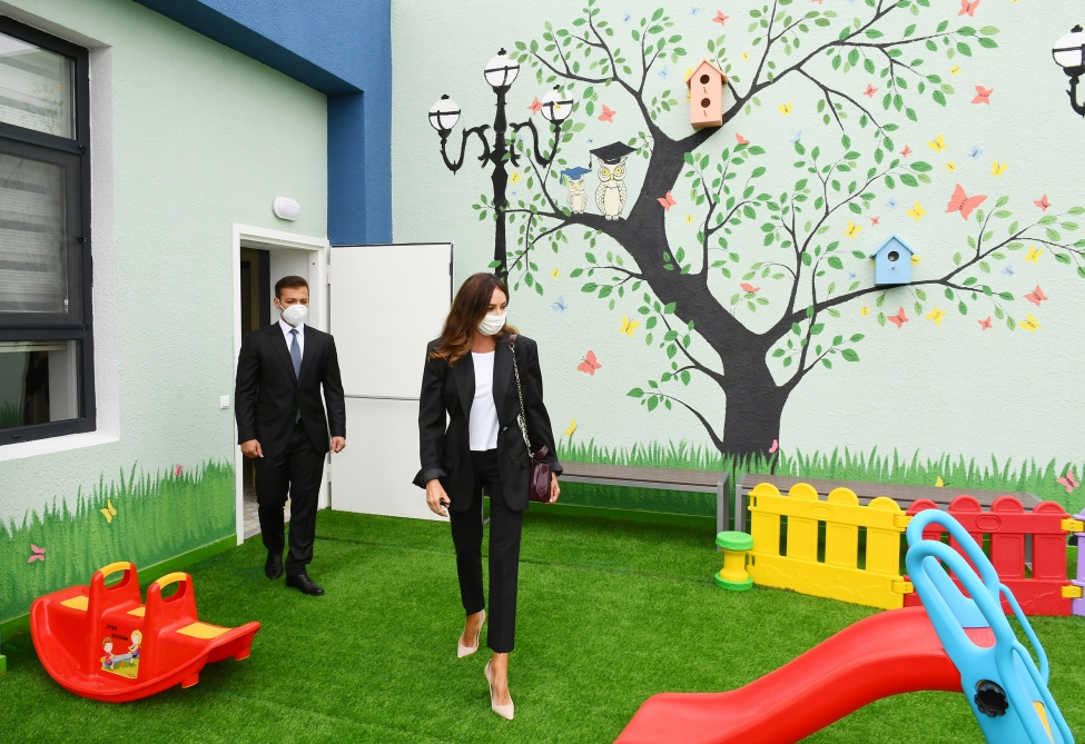 Мехрибан Алиева приняла участие в открытии нового здания детсада в поселке Шаган - ФОТО