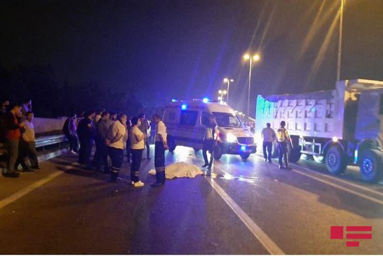 В Баку водитель погиб, вылетев через лобовое стекло - ФОТО