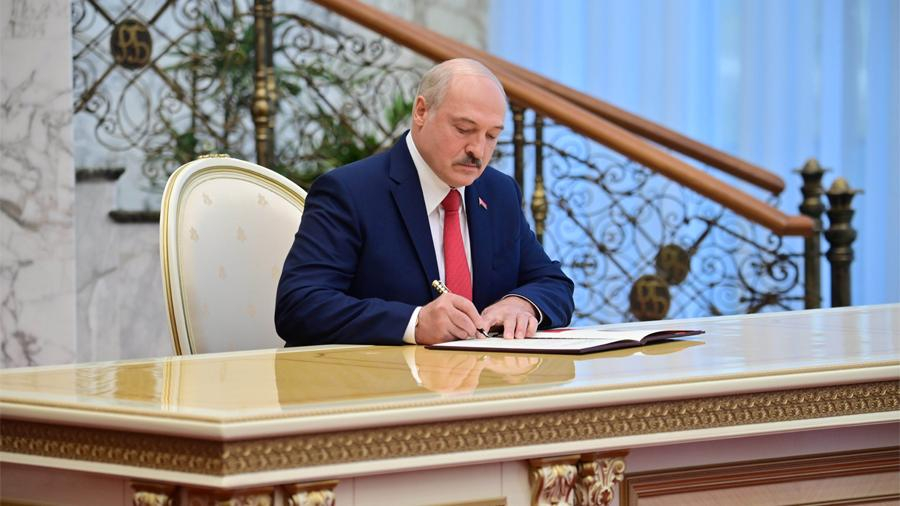Власти пяти стран ЕС отказались признавать Лукашенко президентом