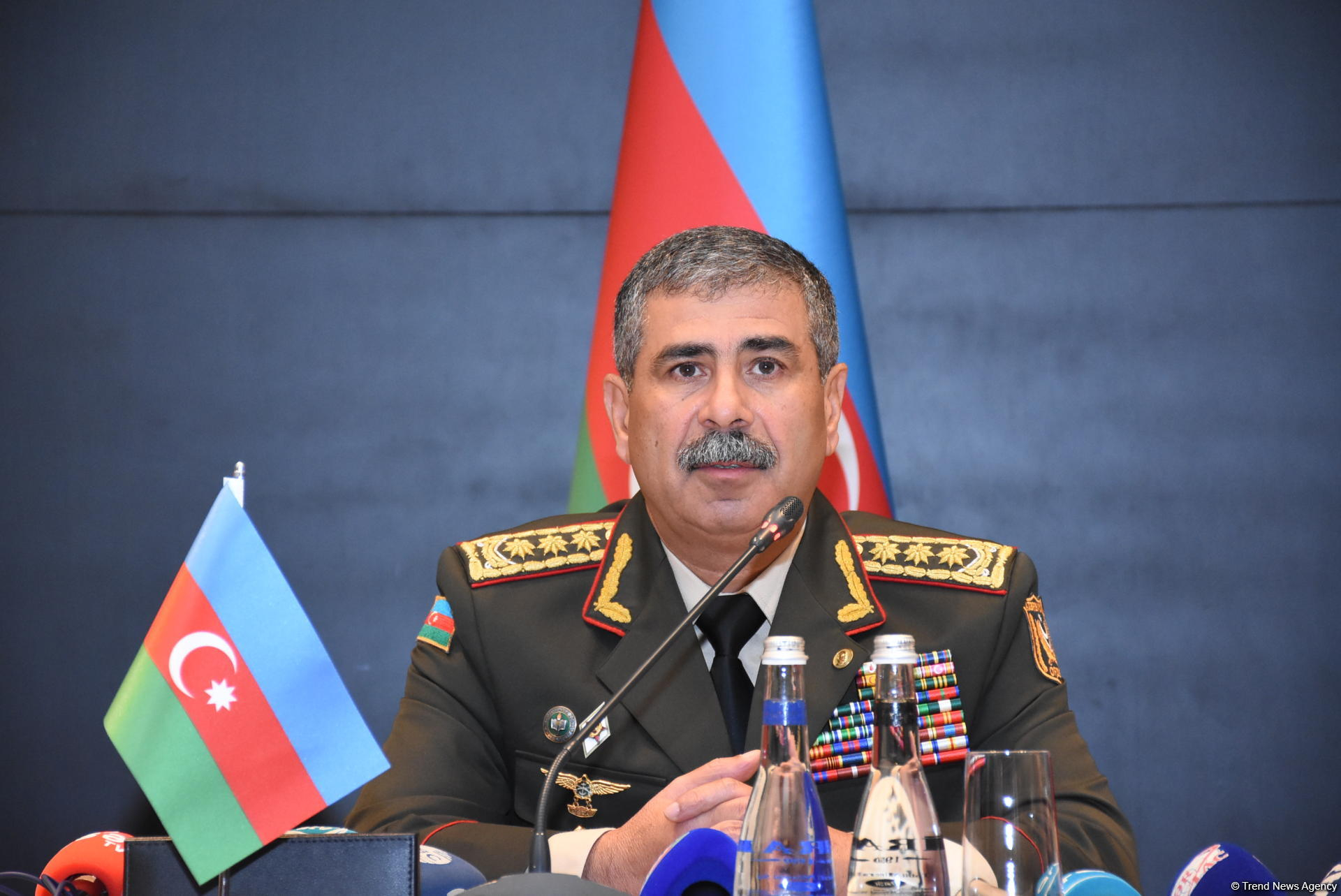Закир Гасанов: Азербайджанская армия прорвала переднюю линию обороны противника