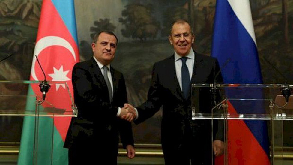 Главы МИД Азербайджана и России обсудили обострение в Карабахе
