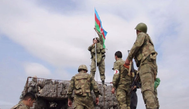 Водружен азербайджанский флаг на посту, где отличился Мубариз Ибрагимов - ВИДЕО