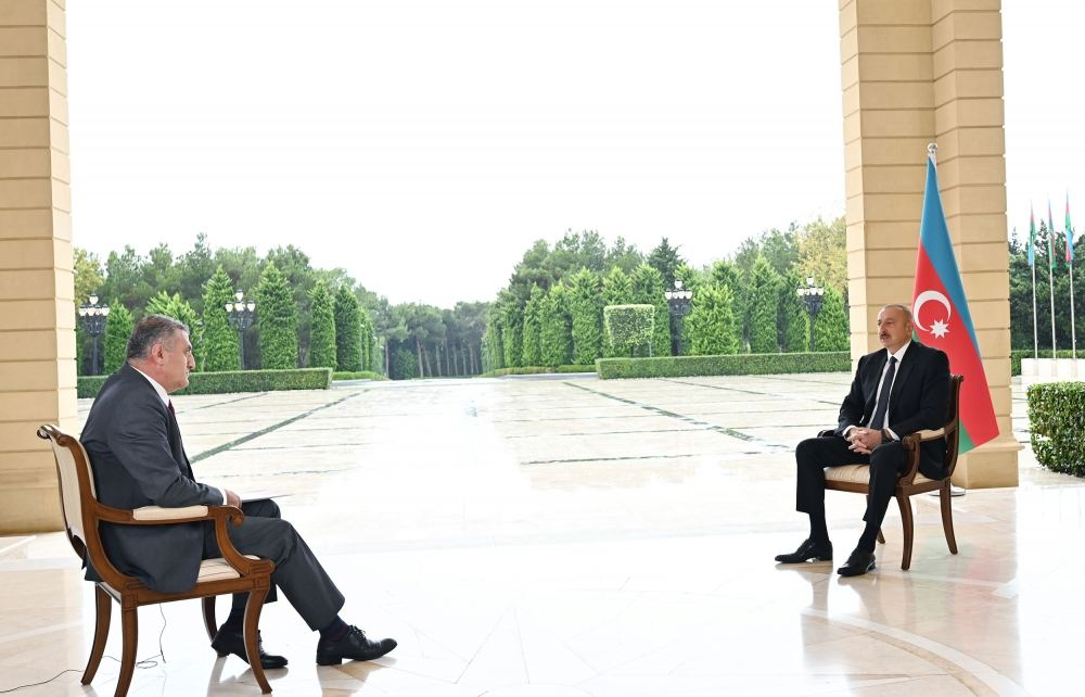 Ильхам Алиев дал интервью телеканалу TRT Haber - ФОТО