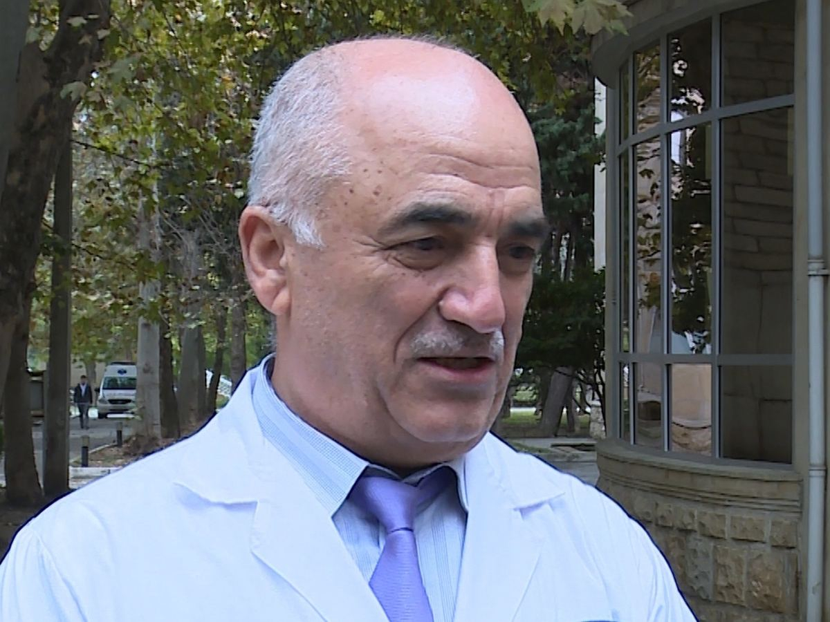 Главный инфекционист Азербайджана освобожден от занимаемой должности