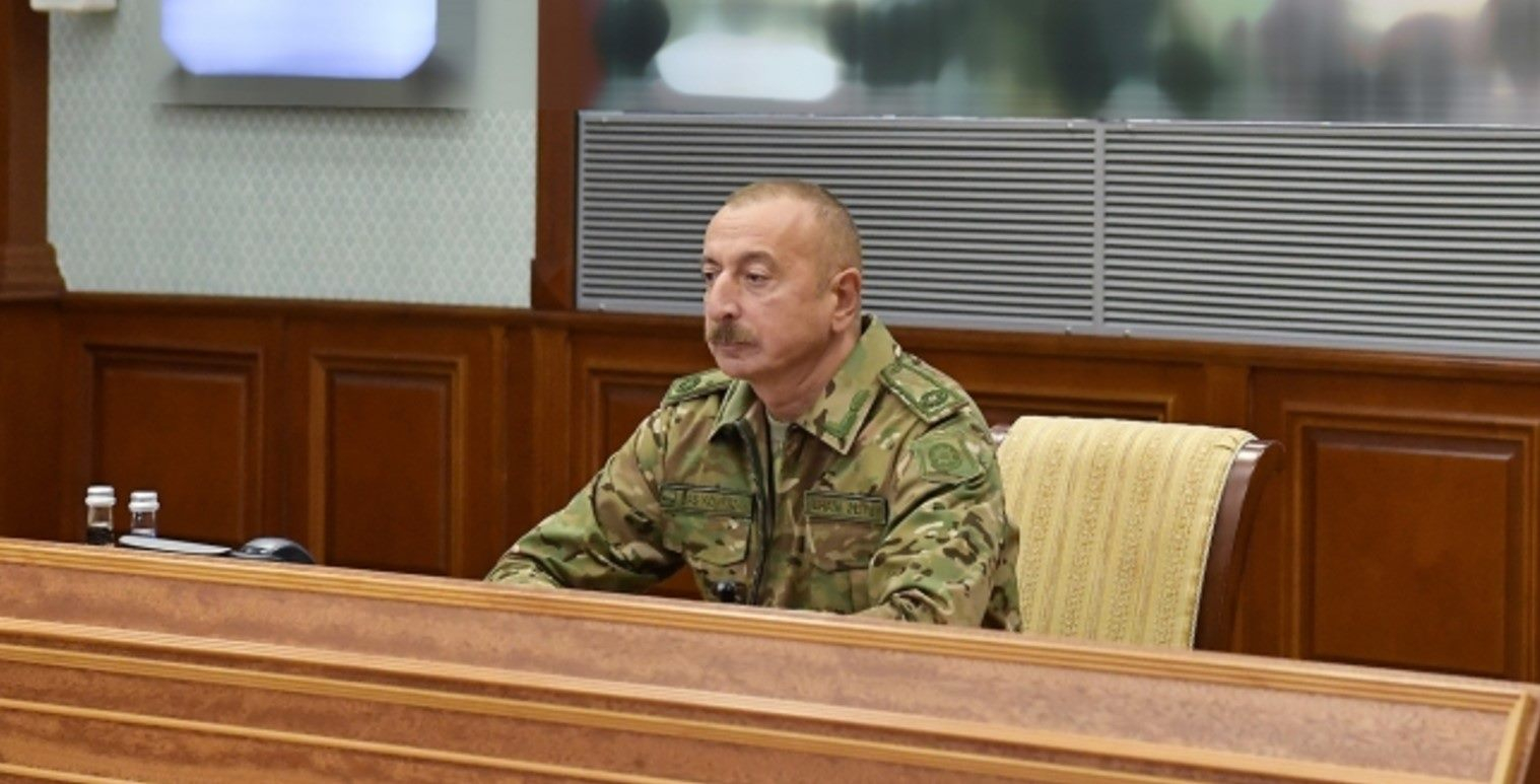Ильхам Алиев на совещании в Центральном командном пункте Минобороны - ФОТО