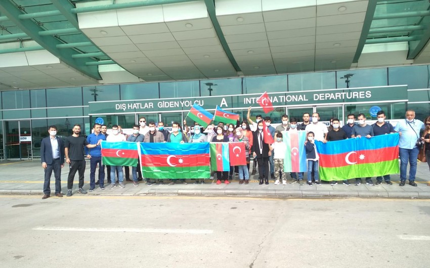 Азербайджанские врачи вернулись из Турции для помощи военнослужащим - ФОТО