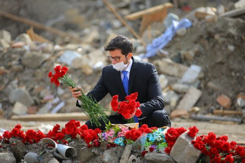 Посол Израиля почтил память жертв армянского террора в Гяндже - ФОТО