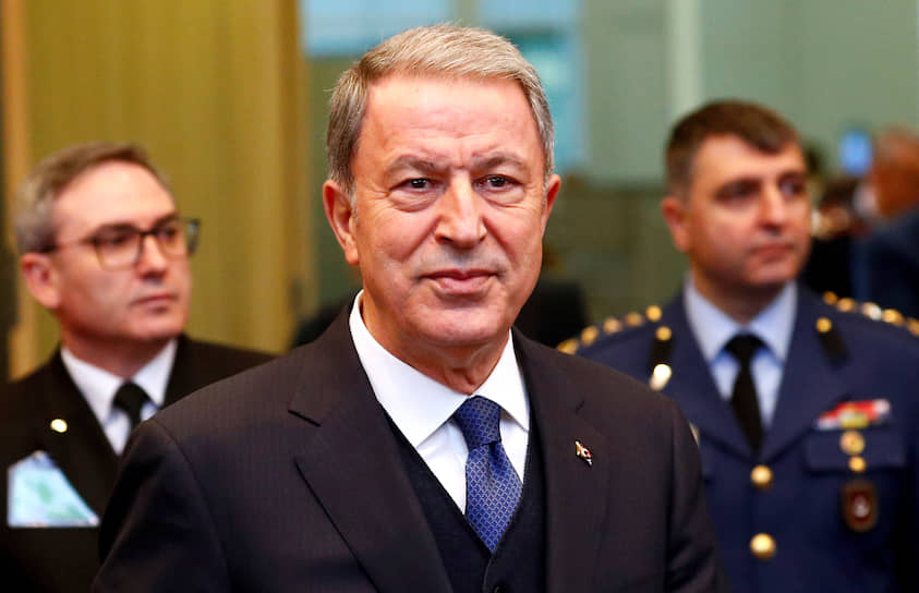 Хулуси Акар министрам обороны НАТО: Мы рядом с Азербайджаном в его справедливой борьбе – ФОТО
