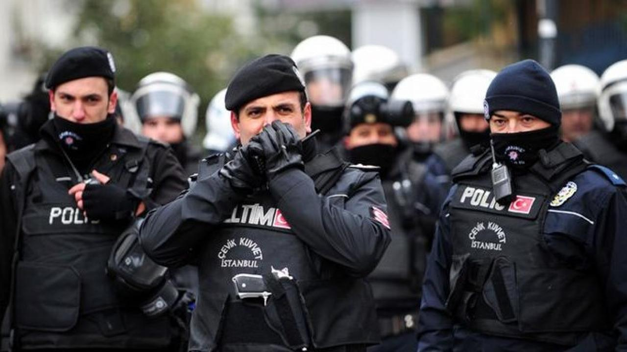 Турецкая полиция разыскивает пособников устроивших взрыв террористов - ВИДЕО
