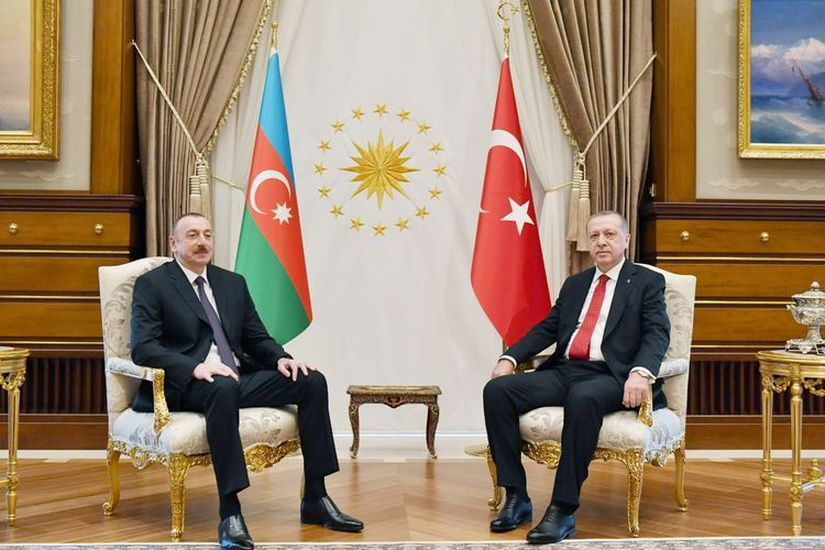 Ильхам Алиев позвонил Эрдогану: Азербайджан готов оказать братской стране всяческую помощь