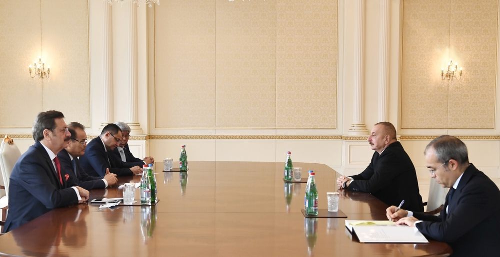 Президент Ильхам Алиев провел ряд встреч - ФОТО