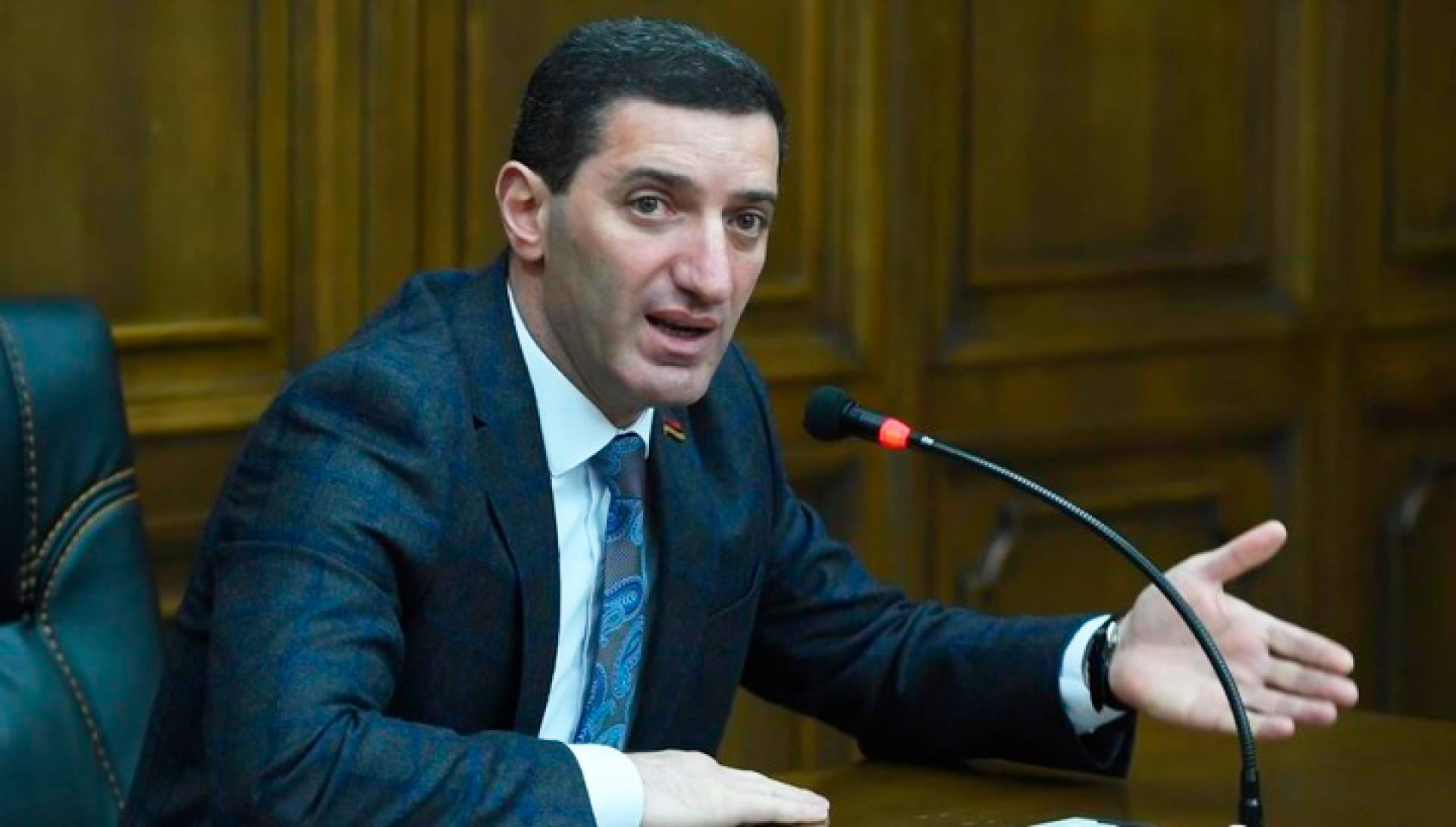 Армянский депутат: У нашей армии нет оружия, обмундирования, еды