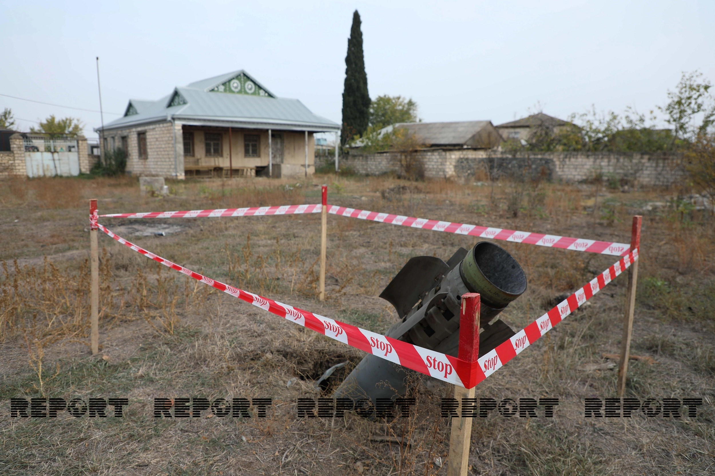 Двигатель выпущенной армянами ракеты упал в сад жителя Тертера - ФОТО