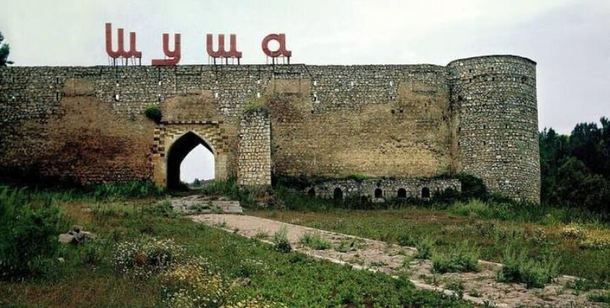 Миобороны: Азербайджанская армия не подвергала обстрелу Шушу