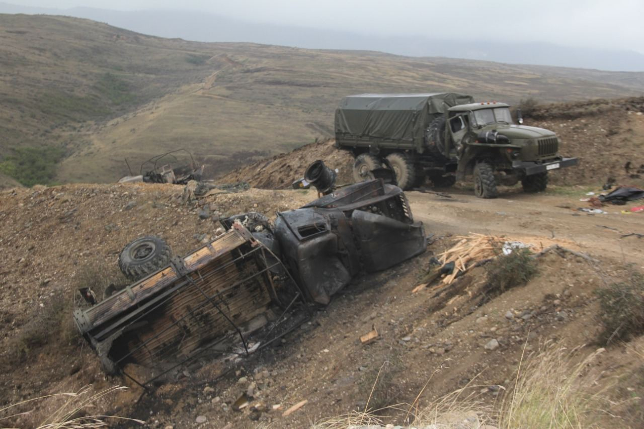 Минобороны Азербайджана: Уничтожена очередная военная колонна ВС Армении