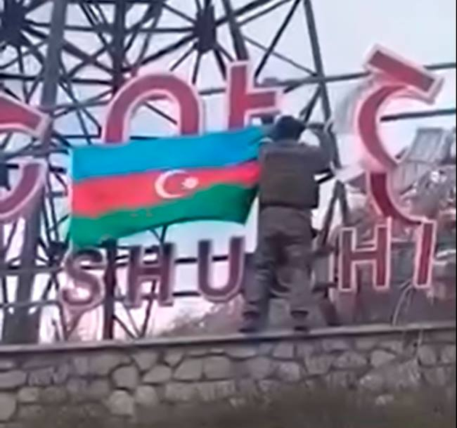 Опубликованы кадры флага Азербайджана, развевающегося в Шуше – ВИДЕО